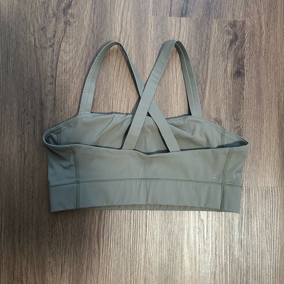 Everlane Perform Cross Back Bra/Crop Top - Picture 3 of 5
